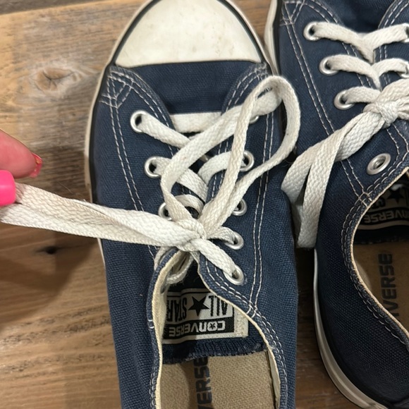 Converse Chuck Taylor Style - Picture 3 of 4